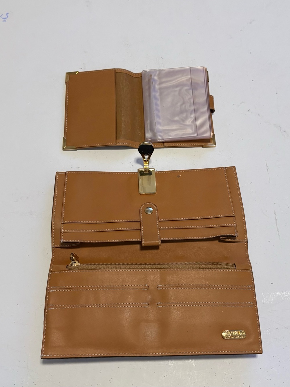 Vintage Fendi bifold long wallet and card/photo holder - Picture 3 of 5
